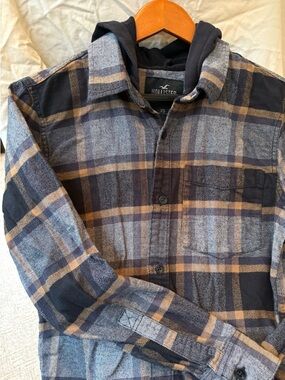 Hollister Navy and Tan Plaid Hooded Flannel Shirt